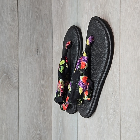 Sanuk Women Floral Yoga Mat Sandals Flats Shoes Sz 8 - Picture 1 of 9